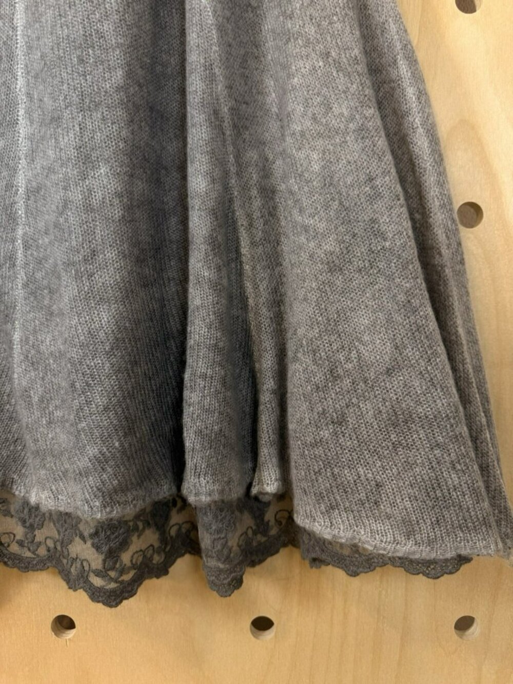Soft Surroundings Gray Knit Flare Skirt Lace Hem Midi Size Petite XS Lined - Picture 3 of 11